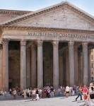 Pantheon by Rosenregen im Pantheon