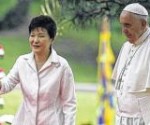 Foto dpa: Begegnung mit Südkoreas Präsidentin Park Geun-hye: Papst Franziskus